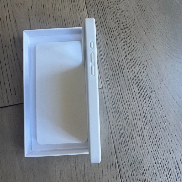 Rimowa iPhone case Aluminum iPhone 17 pro Max - Picture 8 of 9